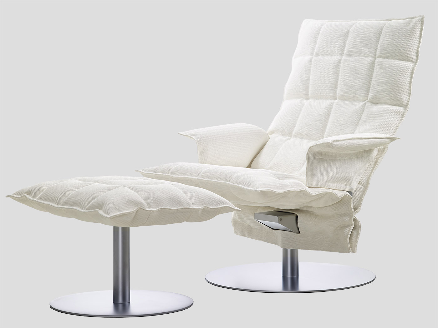 Swivel k chair